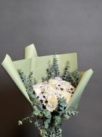دسته گل رز سفید طرح بابی - Image 3
