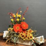 دسته گل رز زرد طرح شکلات نارنجی