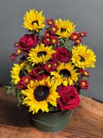 باکس گل آفتابگردان + رز قرمز طرح ردیلو (سبد گل) - Image 3
