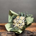 دسته گل رز سفید طرح بابی