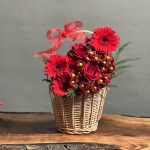 سبد گل رز قرمز طرح وودی