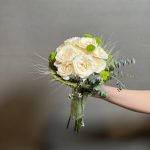 دسته گل عروس رز سفید طرح گرین