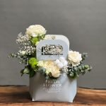 باکس گل رز سفید طرح فررش گری (سبد گل)