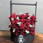 باکس گل ولنتاین رز قرمز طرح love